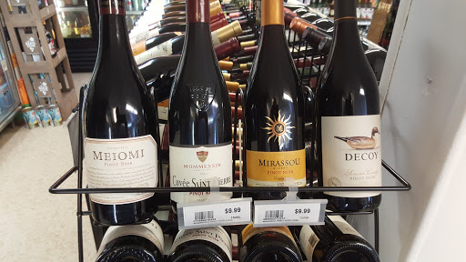 Liquor Store «Liquor Super Store Watertown», reviews and photos, 1432 Main St, Watertown, CT 06795, USA
