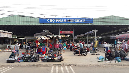 Chợ Phan Bội Châu