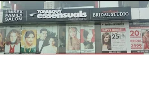 TONI&GUY Essensuals Unisex Family Hair Salon Beauty & Spa Velachery - Velacheri image