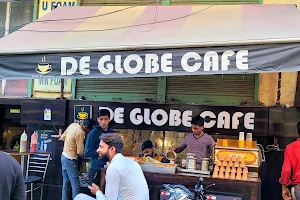 De Globe Cafe image