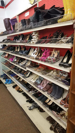 Thrift Store «The Salvation Army Family Stores- Twin Cities», reviews and photos, 1000 E Moore Lake Dr, Fridley, MN 55432, USA