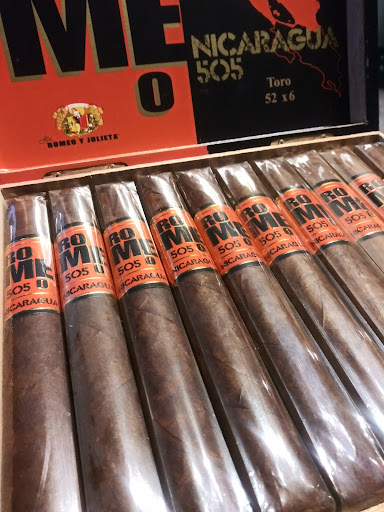 Tobacco Shop «Tobacco Town», reviews and photos, 17108 Fort St, Riverview, MI 48193, USA