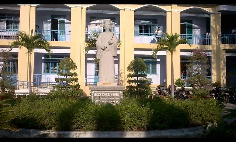 Nguyễn Trãi High School