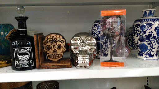 Clothing Store «Ross Dress for Less», reviews and photos, 921 E Commercial Blvd, Oakland Park, FL 33334, USA