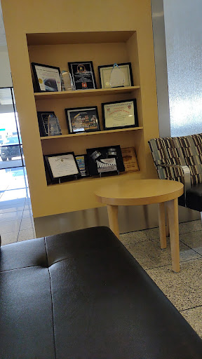 Ford Dealer «Holmes Tuttle Ford Auto Mall Tucson», reviews and photos, 660 W Auto Mall Dr, Tucson, AZ 85705, USA