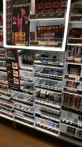 Hair Salon «Ulta Beauty», reviews and photos, 24235 Magic Mountain Pkwy, Valencia, CA 91355, USA