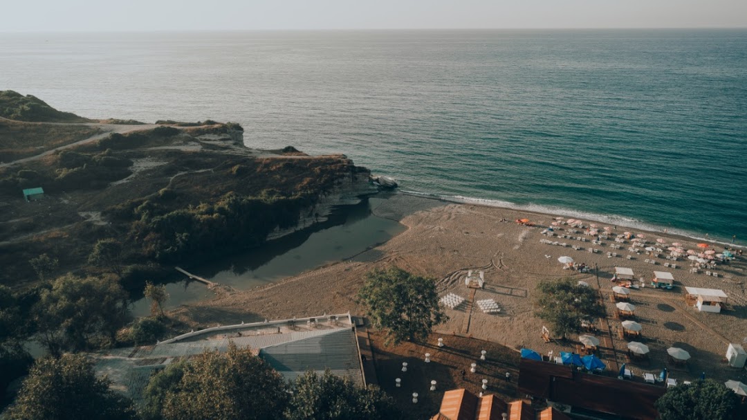 AKAKOCA PARLA BEACH OTEL