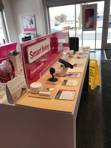 Cell Phone Store «T-Mobile», reviews and photos, 3500 Washtenaw Ave a, Ann Arbor, MI 48104, USA