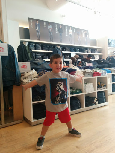 Clothing Store «Gap», reviews and photos, 5690 Bay St, Emeryville, CA 94608, USA