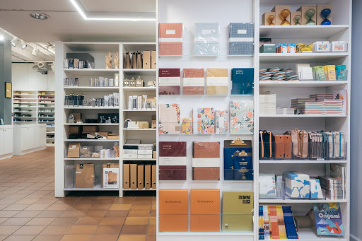 Custom-made shelves Oslo