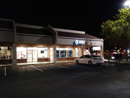 Cell Phone Store «AT&T», reviews and photos, 1332 N John Young Pkwy, Kissimmee, FL 34741, USA