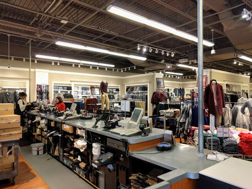 Clothing Store «Banana Republic», reviews and photos, 241 Fort Evans Rd NE, Leesburg, VA 20176, USA