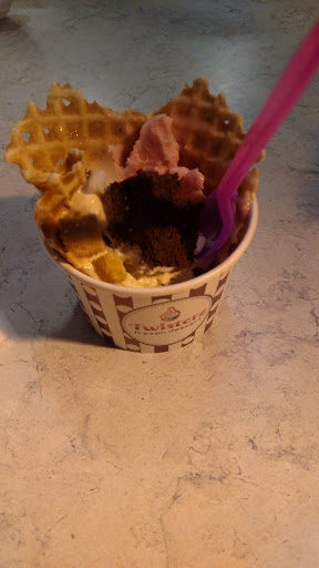 Frozen Yogurt Shop «Twisterz Frozen Dessert», reviews and photos, 1229 E McKellips Rd #108, Mesa, AZ 85203, USA