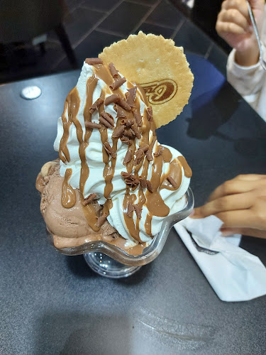 Reviews of Creams Cafe Hammersmith in London - Ice cream