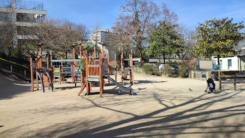 Centre aéré et de loisirs pour enfants Espace de jeux pour enfants Issy-les-Moulineaux