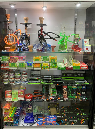 Tobacco Shop «Six Fifty Smoke Shop», reviews and photos, 2394 Junipero Serra Blvd, Daly City, CA 94015, USA