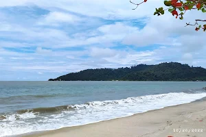 Teluk Senangin Beach (Pantai Peranginan Teluk Senangin) image