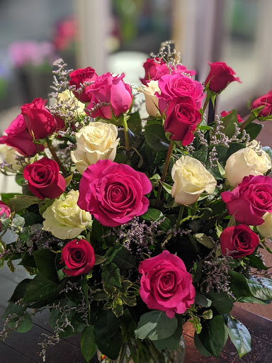 Florist «Enchanted Florist of Ypsilanti MI», reviews and photos, 46 E Cross St, Ypsilanti, MI 48198, USA