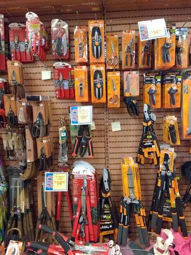 Garden Center «English Gardens», reviews and photos, 44850 Garfield Rd, Charter Twp of Clinton, MI 48038, USA