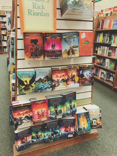 Book Store «Barnes & Noble», reviews and photos, 1991 Sproul Rd, Broomall, PA 19008, USA