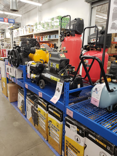 Hardware Store «Harbor Freight Tools», reviews and photos, 1349 N Blackstone Ave, Fresno, CA 93703, USA