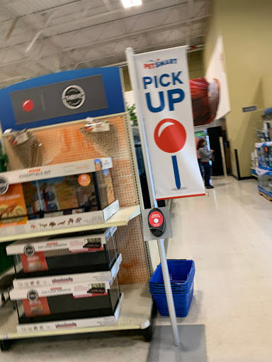 Pet Supply Store «PetSmart», reviews and photos, 5890 Trussville Crossings Pkwy, Birmingham, AL 35235, USA