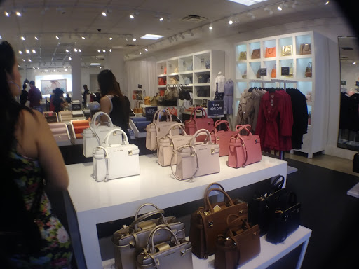 Shopping Mall «Orlando Outlet Marketplace», reviews and photos, 5269 International Dr, Orlando, FL 32819, USA