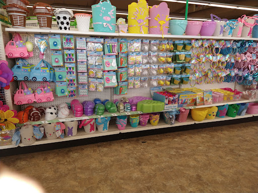 Dollar Store «Dollar Tree», reviews and photos, 10237 Rosecrans Ave, Bellflower, CA 90706, USA