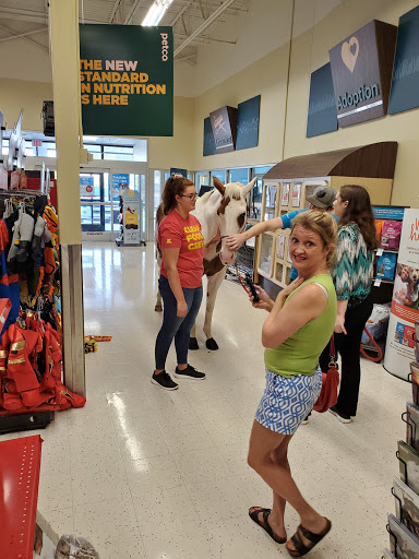 Pet Supply Store «Petco Animal Supplies», reviews and photos, 187 Stonebrook Pl, Jackson, TN 38305, USA