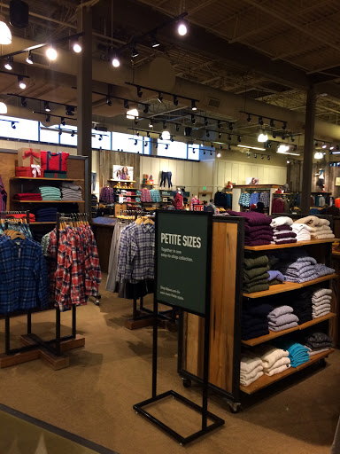 Clothing Store «L.L. Bean», reviews and photos, 340 Legacy Pl, Dedham, MA 02026, USA