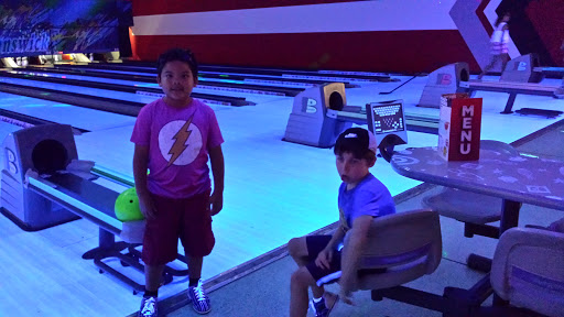 Bowling Alley «Brunswick Zone Mount Prospect Lanes», reviews and photos, 824 E Rand Rd, Mt Prospect, IL 60056, USA