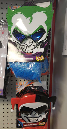 Thrift Store «Out of the Closet Thrift Store», reviews and photos, 2097 Wilton Dr, Wilton Manors, FL 33305, USA