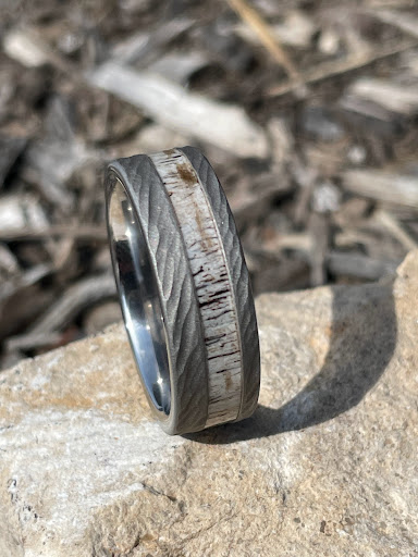 Jewelry Store «Edward Warren Jewelers», reviews and photos, 1610 Cross Creeks Blvd, Pickerington, OH 43147, USA