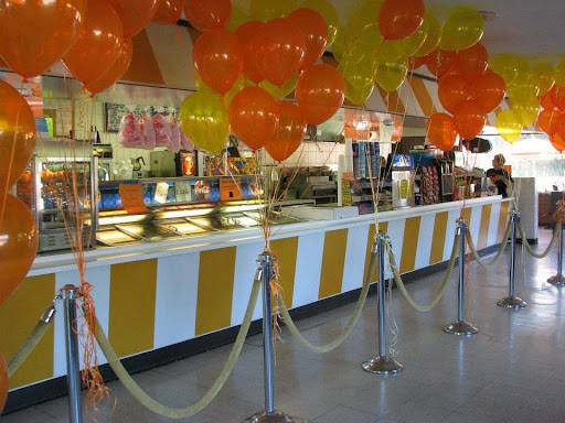 Drive-in Movie Theater «Elm Road Triple Drive-In Theatre», reviews and photos, 1895 Elm Rd NE, Warren, OH 44483, USA