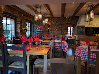 Atmosphère du Restaurant de fondues Le Vieux Logis à Saint-Jorioz - n°10