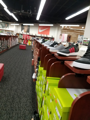 Shoe Store «Shoe Dept. Encore», reviews and photos, 811 Central Expy #1500, Plano, TX 75075, USA