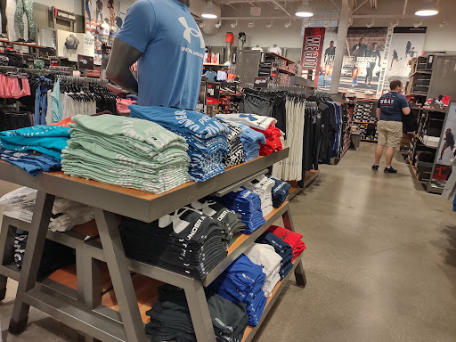Clothing Store «Under Armour Factory House», reviews and photos, 3026 Outlet Dr, Edinburgh, IN 46124, USA