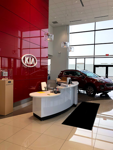 Car Dealer «Summit Place Kia», reviews and photos, 2200 Elizabeth Lake Rd, Waterford Twp, MI 48328, USA