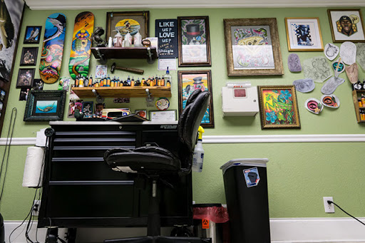 Tattoo Shop «Aces High Tattoo Lake Worth», reviews and photos, 407 S Dixie Hwy, Lake Worth, FL 33460, USA