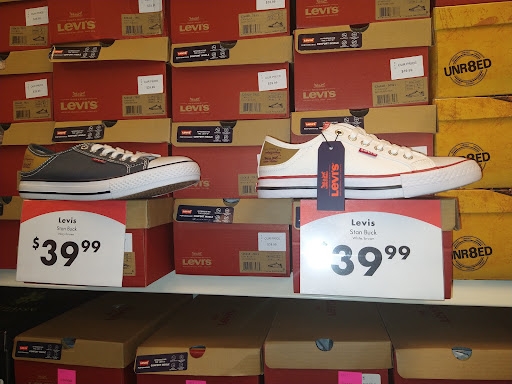 Shoe Store «Shoe Carnival», reviews and photos, 2530 W 94th St, Evergreen Park, IL 60805, USA