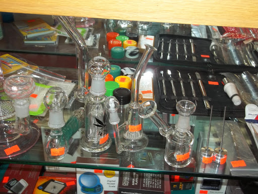 Tobacco Shop «Tobacco One Smoke Shop», reviews and photos, 1220 E Yorba Linda Blvd, Placentia, CA 92870, USA