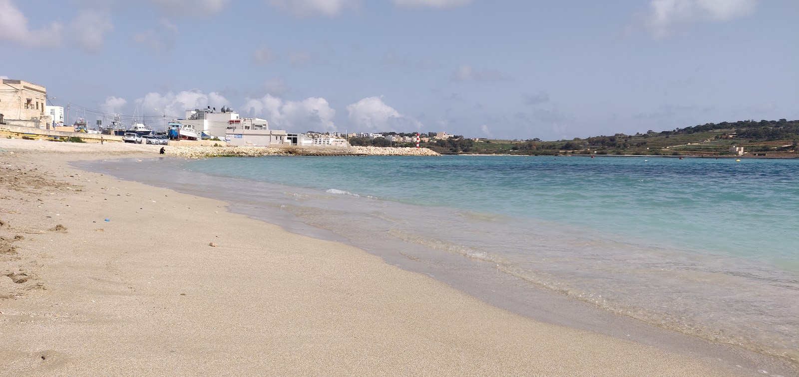 Photo de Għar Aħmar Bay avec un niveau de propreté de très propre