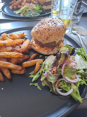 Passe à la maison à Angoulême