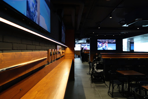 Chicago Sports Bar & Grill