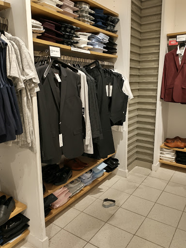Clothing Store «Express», reviews and photos, 1400 Willowbrook Mall, Wayne, NJ 07470, USA