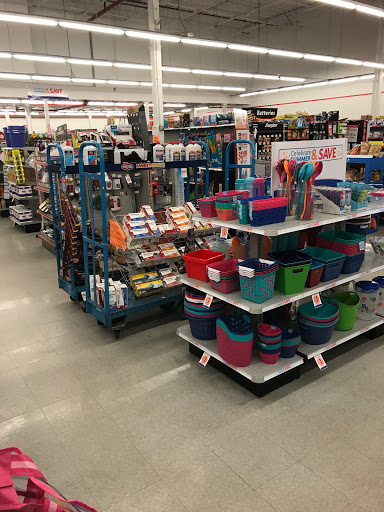 Dollar Store «FAMILY DOLLAR», reviews and photos, 901 Central St, Leominster, MA 01453, USA