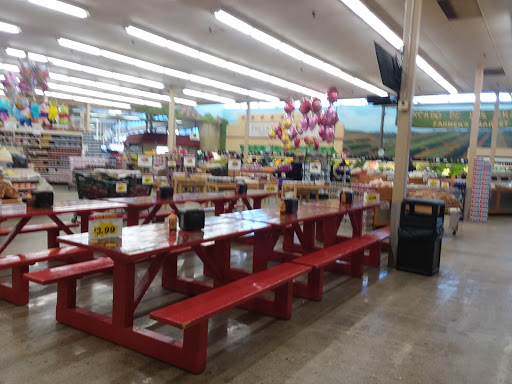 Grocery Store «Supermercado Nuestra Familia», reviews and photos, 1826 Vinton St, Omaha, NE 68108, USA