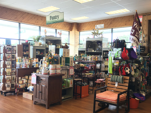 Home Goods Store «Plow & Hearth Fredericksburg Outlet», reviews and photos, 3801 Plank Rd, Fredericksburg, VA 22407, USA