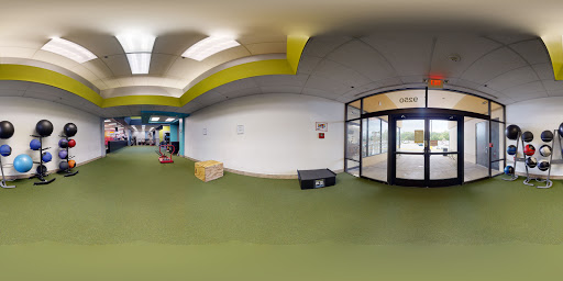 Health Club «Onelife Fitness - Burke Gym», reviews and photos, 9250 Old Keene Mill Rd, Burke, VA 22015, USA