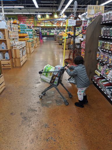 Grocery Store «Fresh Thyme Farmers Market- Troy MI», reviews and photos, 901 E Big Beaver Rd, Troy, MI 48083, USA